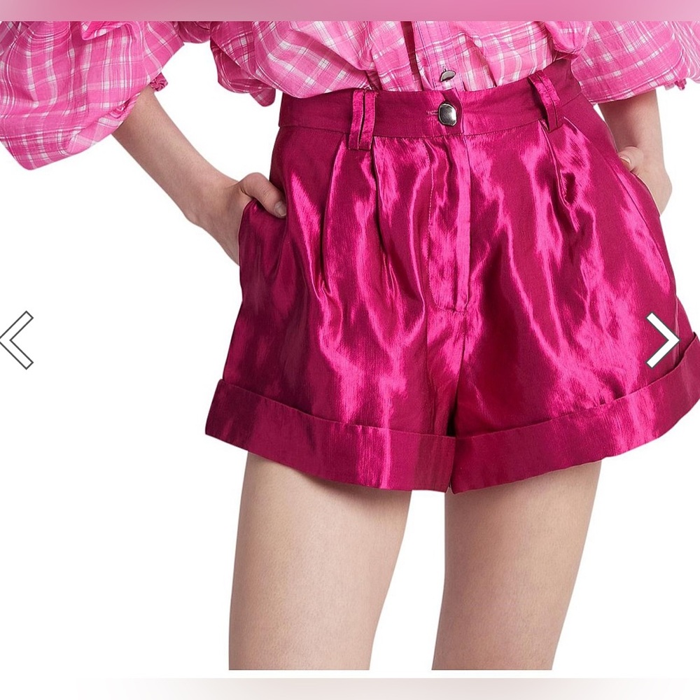 AJE
SOLITUDE SHORT